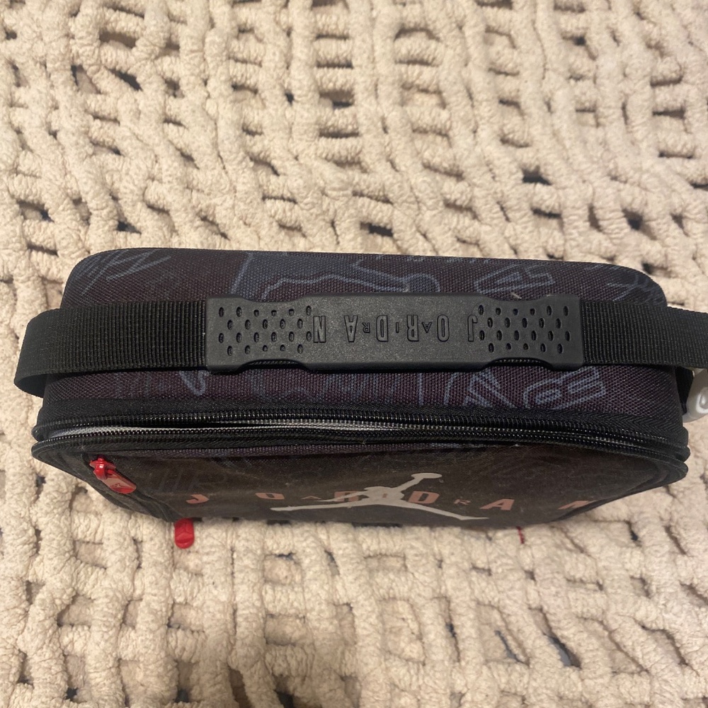 Jordan Hard Shell Lunchbox - Picture 3 of 3
